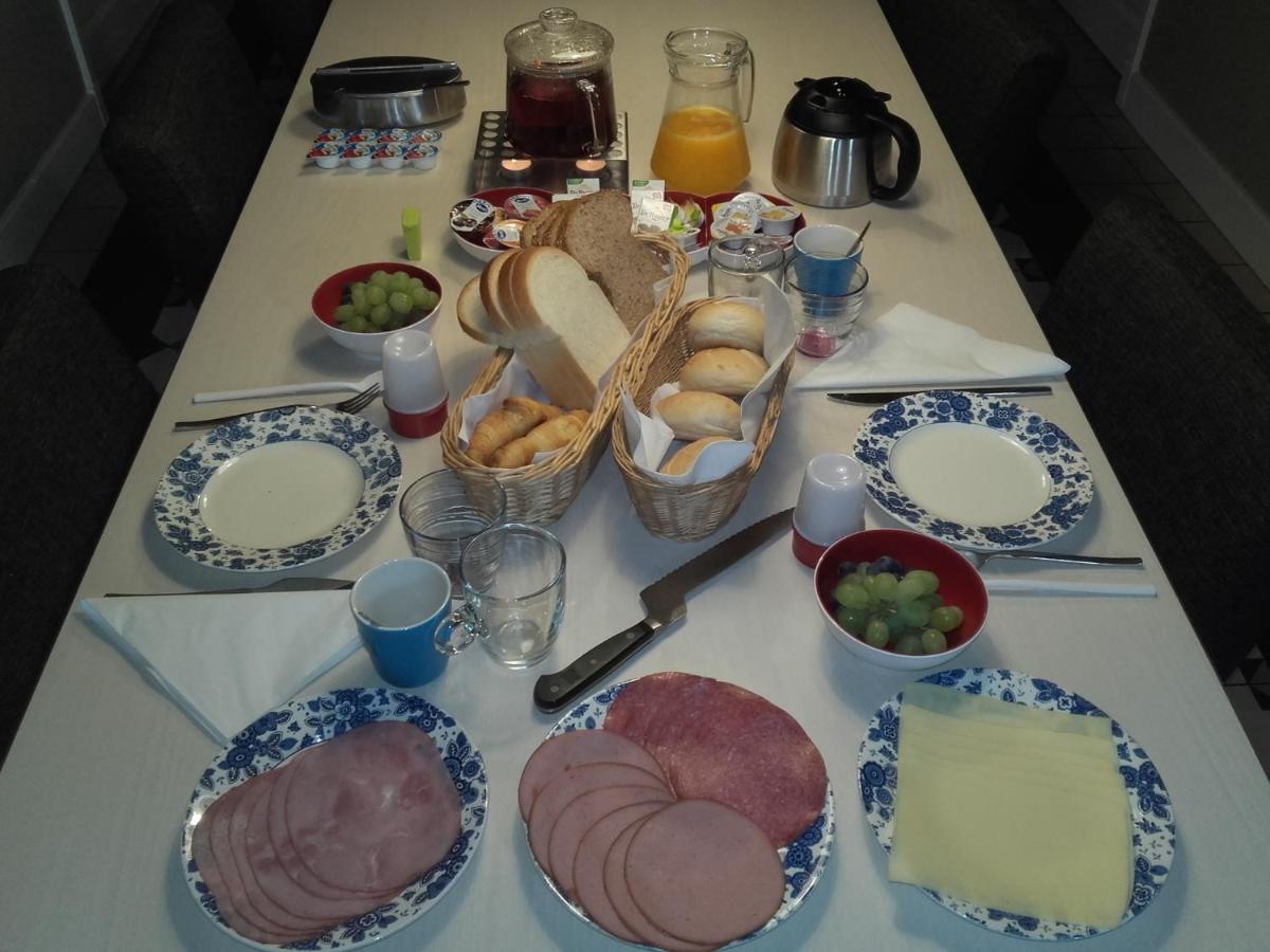B&B Pipowagen "Het Wellnesst" Op Wellness Camping En B&B Stoltenborg Meddo Exterior foto