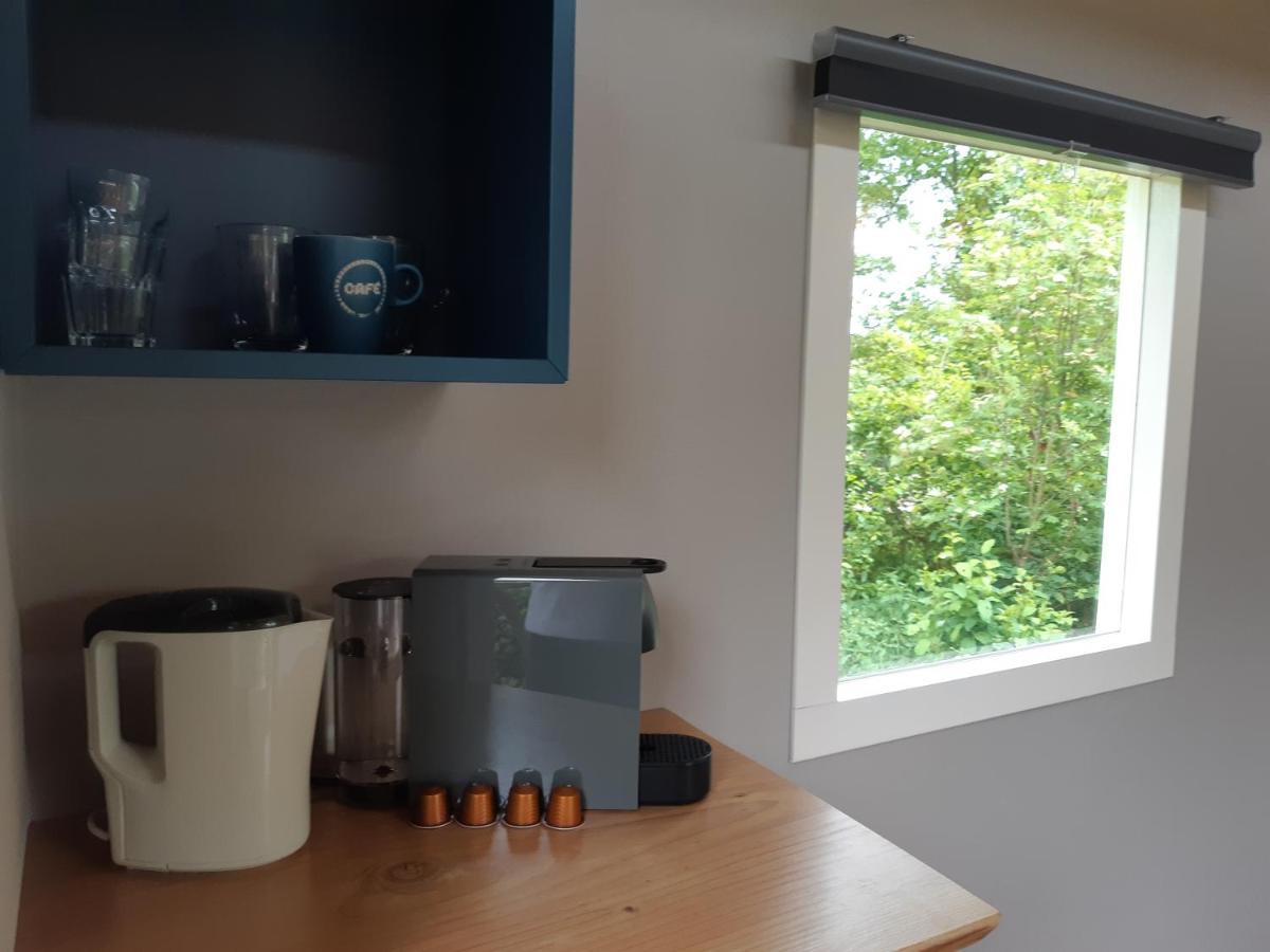 B&B Pipowagen "Het Wellnesst" Op Wellness Camping En B&B Stoltenborg Meddo Exterior foto